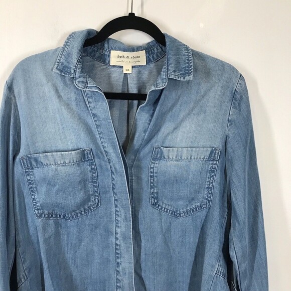 Anthropologie Cloth & Stone Women's Split Back Chambray Top Size XS Button Up - Picture 3 of 8